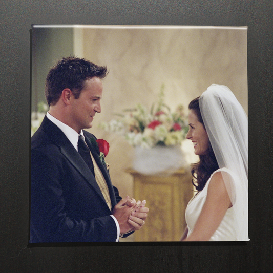 MONICA & CHANDLER WEDDING | FRIENDS - 2.5” MAGNET